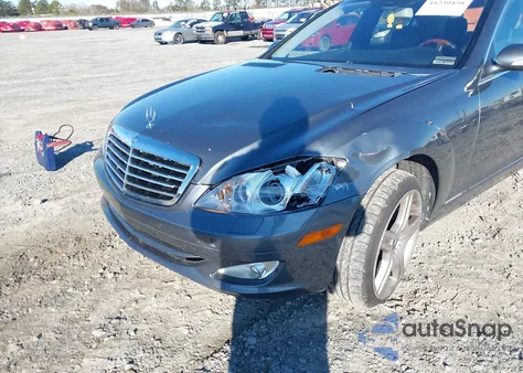 2007 Mercedes-Benz S 550 z USA, uszkodzony, nr VIN WDDNG71X47A122845